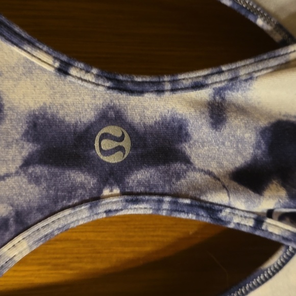 Lululemon Blue and White Patterned Tank Top - Picture 3 of 3